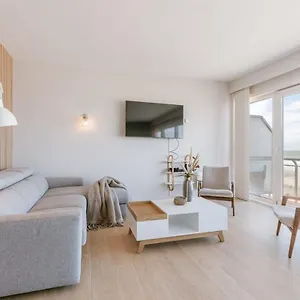 https://bright-seaview-apartment-in-oostende.bruges-hotels.info