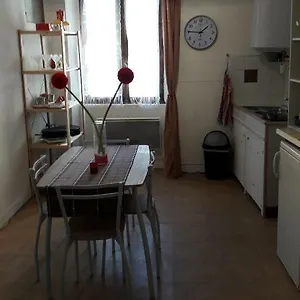 https://chez-les-filles.fr-provencehotel.com
